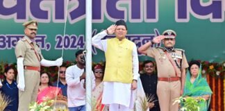 Independence Day:-मुख्यमंत्री पुष्कर सिंह धामी ने परेड ग्राउंड में किया ध्वजारोहण,शहीदों को किया याद,राज्यहित में की कई घोषणाएं