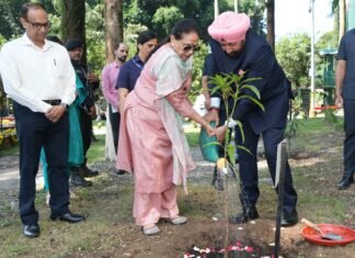Uttarakhand:-राज्यपाल ने राजभवन परिसर में ‘एक पेड़ मां के नाम’ अभियान के अंतर्गत पौधारोपण कर,पर्यावरण संरक्षण और हरियाली को बढ़ावा देने का लिया संकल्प