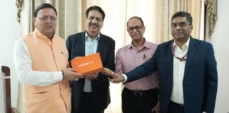 Dehradun:-मुख्यमंत्री पुष्कर धामी से फाउंडेशन के संस्थापक चेयरमैन विनीत नायर ने की भेंट