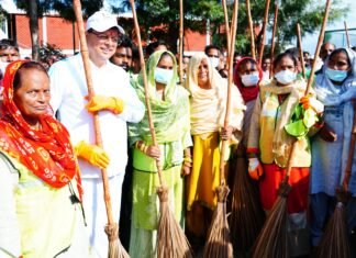 Uttarakhand:-प्रधानमंत्री के जन्मदिन पर स्वच्छता अभियान की शुरुआत,सीएम धामी ने कहा-मार्च 2025 तक राज्य के शत प्रतिशत गांव में कचरा प्रबंधन का कार्य शुरू करना हमारा लक्ष्य