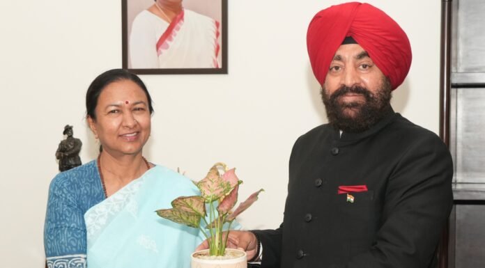 Uttarakhand:-मुख्य सचिव राधा रतूड़ी को मिला सेवा विस्तार,31 मार्च 2025 तक बढ़ा कार्यकाल