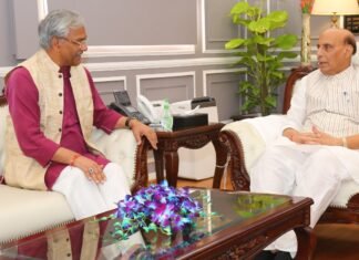 New Delhi:-हरिद्वार सांसद एवं पूर्व सीएम त्रिवेन्द्र रावत ने केंद्रीय रक्षा मंत्री से की शिष्टाचार भेंट