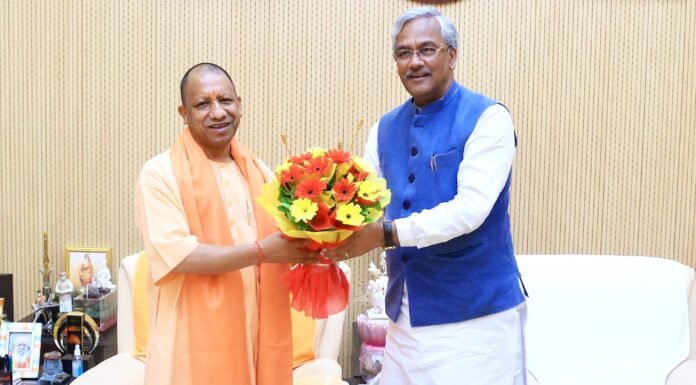 Lucknow:-पूर्व मुख्यमंत्री त्रिवेंद्र रावत ने की सीएम योगी आदित्यनाथ से भेंट,इकबालपुर नांगल परियोजना के संबंध में सौंपा प्रस्तवा,हरिद्वार के 78 गावों को होगा फायदा