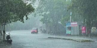 Uttarakhand Rain Alert:-राज्य में भारी बारिश का सिलसिला जारी,शनिवार को भी कई जिलों में बंद रहेंगे स्कूल,सीएम धामी ने राज्य आपदा परिचालन केंद्र पहुँच ली जानकारी