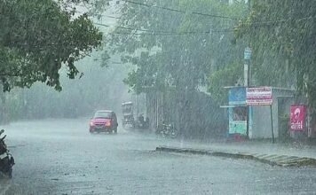 Uttarakhand Rain Alert:-राज्य में भारी बारिश का सिलसिला जारी,शनिवार को भी कई जिलों में बंद रहेंगे स्कूल,सीएम धामी ने राज्य आपदा परिचालन केंद्र पहुँच ली जानकारी