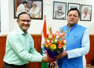Uttarakhand:-अपर सचिव मुख्यमंत्री मुकेश थपलियाल हुए सेवानिवृत्त,सीएम कार्यालय एवं सचिवालय के अधिकारियों ने दी भावभीनी विदाई