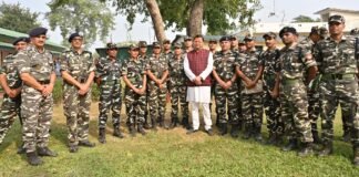 Champawat:-बनबसा में दीपावली मिलन कार्यक्रम में सीएम धामी ने भूतपूर्व सैनिकों को किया सम्मानित,दीपावली की दी बधाई