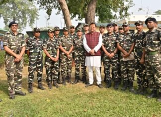 Champawat:-बनबसा में दीपावली मिलन कार्यक्रम में सीएम धामी ने भूतपूर्व सैनिकों को किया सम्मानित,दीपावली की दी बधाई