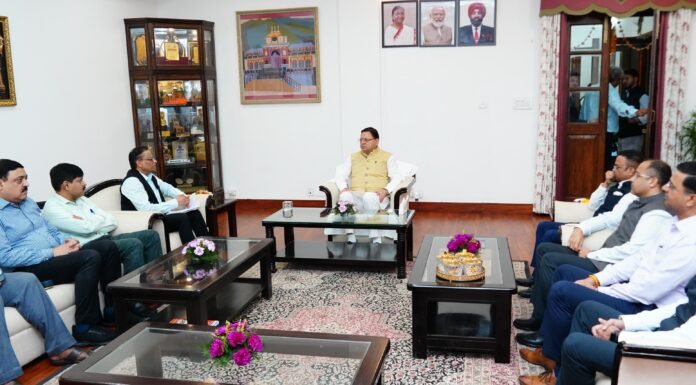 Dehradun:-आईएएस एसोसिएशन के पदाधिकारियों ने सीएम धामी से की भेंट,विभिन्न विषयों पर की वार्ता