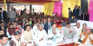 Uttarkashi:-सीएम धामी ने किए श्री शक्ति मंदिर एवं काशी विश्वनाथ मंदिर के दर्शन,देश व प्रदेश के विकास के लिए की कामना,श्रीमद्भागवत कथा ज्ञान यज्ञ में किया प्रतिभाग