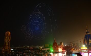 Haridwar:-हर की पौड़ी पर भव्य दीपोत्सव 3 लाख 51 हजार दीपों से जगमग हुए गंगा घाट,सीएम धामी ने कहा-हर व्यक्ति के जीवन से अंधकार को दूर कर खुशियों का उजियारा फैलाए दीपोत्सव