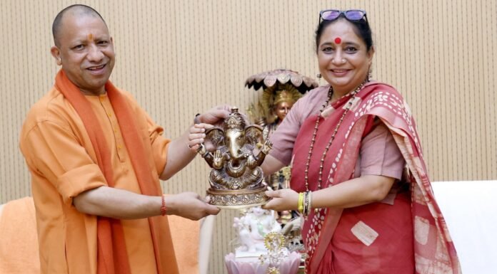 Lucknow:-उत्तराखंड विधानसभा अध्यक्ष ऋतु खण्डूडी भूषण ने मुख्यमंत्री योगी आदित्यनाथ से की भेंट,लोकपर्व इगास बग्वाल की दी शुभकामनाएं