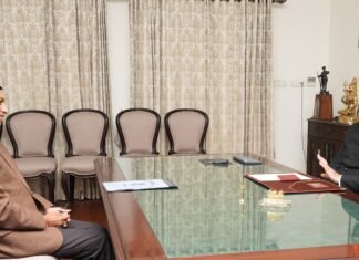 Dehradun:-राज्य निर्वाचन आयुक्त सुशील कुमार ने राज्यपाल से की शिष्टाचार भेंट,नगर निकाय सामान्य निर्वाचन-2024 की तैयारियों के संबंध में दी जानकारी