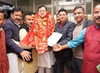 WINTER CHARDHAM YATRA:-चारधाम तीर्थ पुरोहित महापंचायत के सदस्यों एवं पंडा पुजारियों ने सीएम धामी से की भेंट,शीतकालीन यात्रा शुरू करने के लिये व्यक्त किया आभार