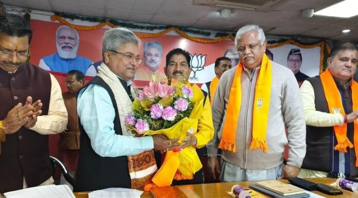 Dehradun:-भाजपा प्रदेश प्रभारी एवं राष्ट्रीय महामंत्री दुष्यंत गौतम पहुंच उत्तराखंड,विपक्ष पर साधा निशाना कहा-विपक्ष देश समाज को जातिवाद और तुष्टिकरण करके खंडित करना चाहती