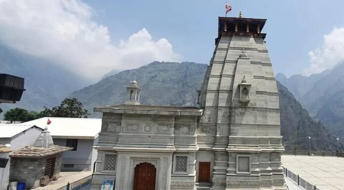 CHARDHAM WINTER YATRA:-नए साल पर नृसिंह मंदिर में उमड़ी श्रद्धालुओं की भीड़,करीब छह हजार यात्री कर चुके हैं दर्शनशीतकालीन यात्रा प्रारंभ