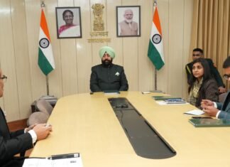 Uttarakhand:-हेमवती नन्दन बहुगुणा चिकित्सा शिक्षा विश्वविद्यालय के कुलपति प्रो.एम.एल.बी.भट्ट ने ‘वन यूनिवर्सिटी-वन रिसर्च’ पर राज्यपाल के समक्ष दिया प्रस्तुतीकरण