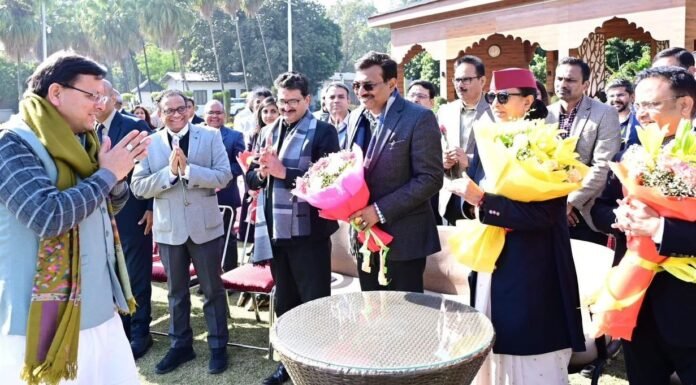 New Year 2025:-नववर्ष के अवसर पर विधायकों,पुलिस-प्रशासन के अधिकारियों ने सीएम धामी से की भेंट,दी शुभकामनाएं