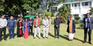 New Year:-सचिवालय परिसर में आयोजित ‘नववर्ष शुभकामनाएं’ कार्यक्रम में मुख्य सचिव राधा रतूड़ी ने अधिकारियों एवं कर्मचारियों को दी बधाई एवं शुभकामनाएं