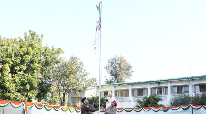 Dehradun:-मुख्य सचिव राधा रतूड़ी ने गणतंत्र दिवस के अवसर पर सचिवालय में राष्ट्रीय ध्वज फहराया