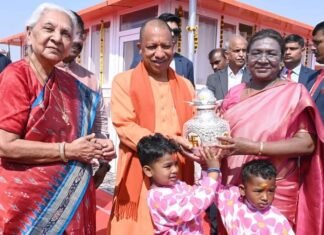 Maha Kumbh:-राष्ट्रपति द्रौपदी मुर्मू लगाई आस्था की डुबकी,एकता और सामाजिक समरसता का दिया संदेश