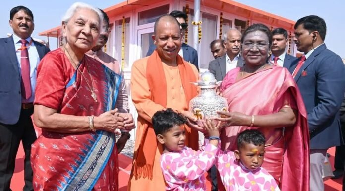 Maha Kumbh:-राष्ट्रपति द्रौपदी मुर्मू लगाई आस्था की डुबकी,एकता और सामाजिक समरसता का दिया संदेश