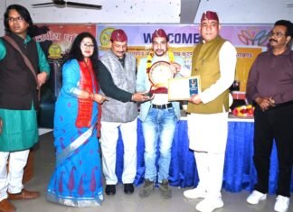 Uttarakhand:-युवा कवि-पत्रकार दीपक कैन्तुरा को मिला उत्कृष्ट गढवाली कविताओं के लिए सम्मान,सोशल मीडिया पर कविताओं के माध्यम से मुखर होकर उठाते हैं जनता का मुद्दा