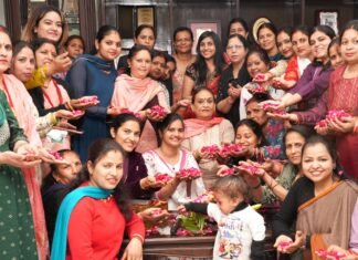 Uttarakhand:-राजभवन में हर्षोल्लास के साथ हुआ होली मिलन कार्यक्रम,प्रथम महिला गुरमीत कौर ने होली मिलन कार्यक्रम का किया आयोजन