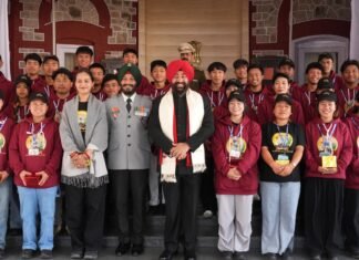Uttarakhand:-‘राष्ट्रीय एकता यात्रा’के अंतर्गत मणिपुर के टेंग्नौपाल जिले के बच्चों ने राज्यपाल लेफ्टिनेंट जनरल गुरमीत सिंह से की मुलाकात
