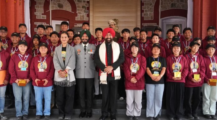 Uttarakhand:-‘राष्ट्रीय एकता यात्रा’के अंतर्गत मणिपुर के टेंग्नौपाल जिले के बच्चों ने राज्यपाल लेफ्टिनेंट जनरल गुरमीत सिंह से की मुलाकात