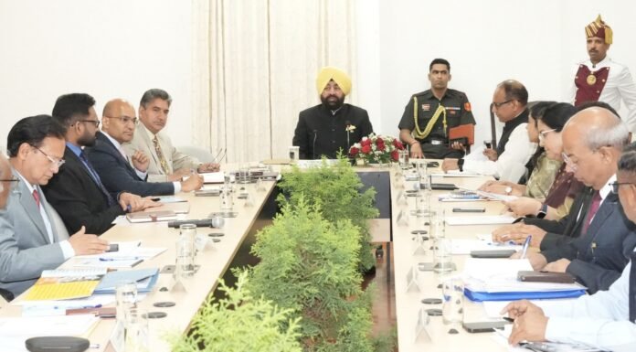 Uttarakhand:-राज्यपाल लेफ्टिनेंट जनरल गुरमीत सिंह ने राजभवन में राजकीय विश्वविद्यालयों के कुलपतियों के साथ की बैठक ‘वन यूनिवर्सिटी,वन रिसर्च’के अंतर्गत किए जा रहे शोध कार्यों सहित विभिन्न विषयों पर की चर्चा