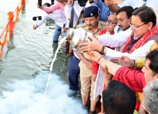 Roorkee:-मुख्यमंत्री पुष्कर सिंह धामी ने लक्ष्मीनारायण घाट रुड़की में किया मां गंगा आरती का शुभारंभ