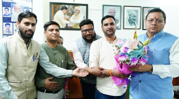 Uttarakhand:-उपनल कर्मचारी संगठन के पदाधिकारियों ने की सीएम धामी से भेंट,उपनल कर्मियों के नियमितीकरण के लिए ठोस नीति बनाने के लिए जताया आभार