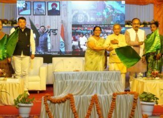 Uttarakhand:-:-टनकपुर-दौराई एक्सप्रेस को मिला नियमित ट्रेन का दर्जा,मुख्यमंत्री धामी और केंद्रीय राज्य मंत्री अजय टम्टा ने हरी झंडी दिखाकर किया शुभारंभ