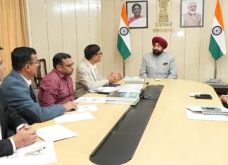 Uttarakhand:-पतंजलि विश्वविद्यालय के प्रतिकुलपति प्रो.मयंक कुमार अग्रवाल ने राज्यपाल के समक्ष दिया ‘वन यूनिवर्सिटी-वन रिसर्च’ कार्यक्रम के अंतर्गत चल रहे शोध कार्य की प्रगति पर प्रस्तुतीकरण