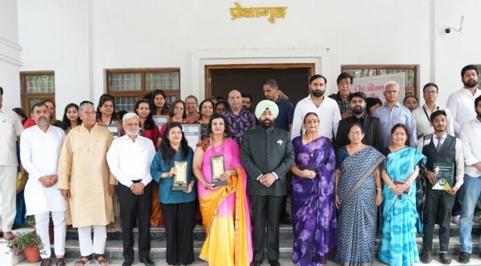 Uttarakhand:-राजभवन में आयोजित हुआ स्माइल सुजोक फाउंडेशन द्वारा ‘10वां उत्तराखण्ड सुजोक महोत्सव’ राज्यपाल ने फाउंडेशन की ओर से सुजोक के क्षेत्र में सराहनीय कार्य कर रहे डॉक्टर्स को किया सम्मानित
