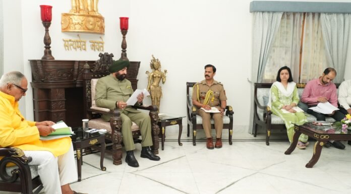 Uttarakhand:-राजभवन में आयोजित जन मिलन कार्यक्रम में राज्यपाल गुरमीत सिंह ने सुनीं आमजन की विभिन्न समस्याएं,उनके यथासंभव समाधान का दिया आश्वासन