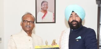 UTTARAKHAND:-उत्तराखण्ड संस्कृत विश्वविद्यालय के कुलपति प्रो.दिनेश चन्द्र शास्त्री ने राज्यपाल गुरमीत सिंह से की भेंट,‘वन यूनिवर्सिटी-वन रिसर्च’के अंतर्गत किए गए शोध कार्य की पुस्तक की भेंट