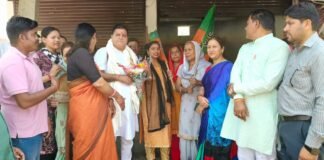 Uttarakhand:-भाजपा का ‘गांव से बस्ती चलो’अभियान,प्रदेश अध्यक्ष महेंद्र भट्ट के नेतृत्व में कार्यकर्ता पहुंचे रहे है घर-घर,सरकारी एवं सार्वजनिक स्थानों पर स्वच्छता अभियान,जनजागरुकता और यात्रा कार्यक्रम आयोजित