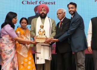 UTTARAKHAND:-राजभवन में आयोजित हुई सड़क सुरक्षा संगोष्ठी,राज्यपाल गुरमीत सिंह ने सड़क सुरक्षा को जन-आंदोलन बनाने का किया आह्वान