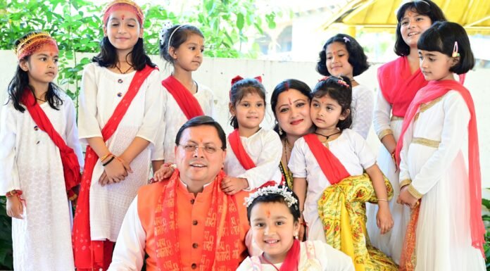Uttarakhand:-मुख्यमंत्री पुष्कर धामी ने रामनवमी और दुर्गा नवमी के अवसर पर सपरिवार की पूजा-अर्चना