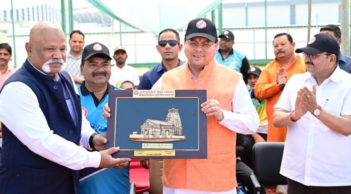 Uttarakhand:-मुख्यमंत्री पुष्कर धामी ने उत्तरांचल प्रेस क्लब द्वारा आयोजित इंटर क्रिकेट टूर्नामेंट में क्रिकेट खेलकर किया शुभारंभ