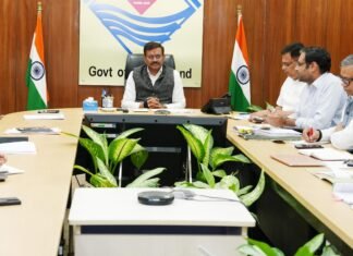 Uttarakhand:-मुख्य सचिव ने की शहरी विकास एवं सिंचाई विभाग के साथ बैठक,राज्यभर में मलिन बस्तियों के जरूरतमंदों के पुर्नवास के लिए चरणबद्ध कार्ययोजना पर प्रभावी पहल के दिए निर्देश