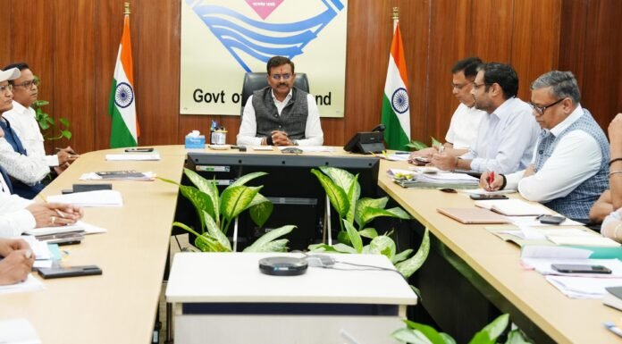 Uttarakhand:-मुख्य सचिव ने की शहरी विकास एवं सिंचाई विभाग के साथ बैठक,राज्यभर में मलिन बस्तियों के जरूरतमंदों के पुर्नवास के लिए चरणबद्ध कार्ययोजना पर प्रभावी पहल के दिए निर्देश