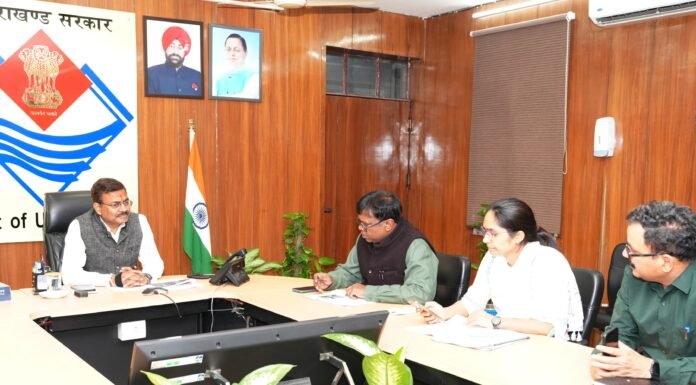 Uttarakhand:-मुख्य सचिव आनन्द बर्द्धन ने राज्य में रेल सुविधाओं के विकास के सम्बन्ध में ली बैठक,देहरादून सहित सभी रेलवे स्टेशनों के अपग्रेडेशन की स्थिति स्पष्ट करने निर्देश