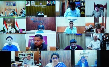 Uttarakhand:-सीएम धामी ने जिलाधिकारियों को दिए निर्देश-जनसेवाओं में सुधार,सड़कों की मरम्मत,पेयजल आपूर्ति व वन अग्नि नियंत्रण पर दिया जाए विशेष जोर