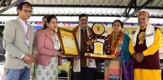 Rudraprayag:-प्रख्यात फ्रांसीसी लेखक,साहित्यकार एवं मनौचिकित्सक डॉ.जैक्स वीन के जन्मदिन पर उत्तराखण्ड कविकुलतिलक शिरोमणि सम्मान से सम्मानित हुए गढ़वाली कवि ओमप्रकाश सेमवाल,स्थापना दिवस पर खेल प्रतियोगिताओं के साथ प्रतिभाओं का हुआ सम्मान