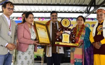 Rudraprayag:-प्रख्यात फ्रांसीसी लेखक,साहित्यकार एवं मनौचिकित्सक डॉ.जैक्स वीन के जन्मदिन पर उत्तराखण्ड कविकुलतिलक शिरोमणि सम्मान से सम्मानित हुए गढ़वाली कवि ओमप्रकाश सेमवाल,स्थापना दिवस पर खेल प्रतियोगिताओं के साथ प्रतिभाओं का हुआ सम्मान