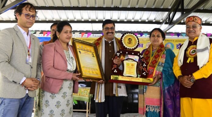 Rudraprayag:-प्रख्यात फ्रांसीसी लेखक,साहित्यकार एवं मनौचिकित्सक डॉ.जैक्स वीन के जन्मदिन पर उत्तराखण्ड कविकुलतिलक शिरोमणि सम्मान से सम्मानित हुए गढ़वाली कवि ओमप्रकाश सेमवाल,स्थापना दिवस पर खेल प्रतियोगिताओं के साथ प्रतिभाओं का हुआ सम्मान