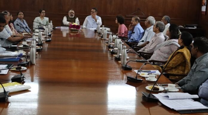 UTTARAKHAND:-वन अनुसंधान संस्थान देहरादून में केंद्रीय मंत्री गिरिराज सिंह ने वस्त्र उद्योग के लिए बांस की संभावनाओं पर की चर्चा कहा- बांस कपड़ा उत्पादन के लिए एक आदर्श संसाधन